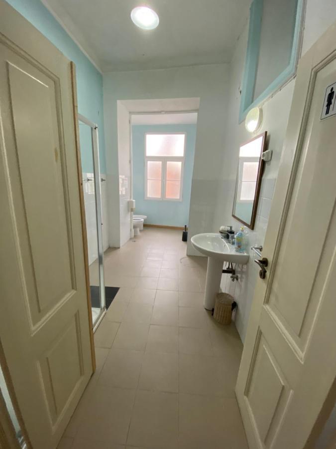 Nature Chiado 2- Cozy Little Double Room With Shared Bathroom Лісабон Екстер'єр фото